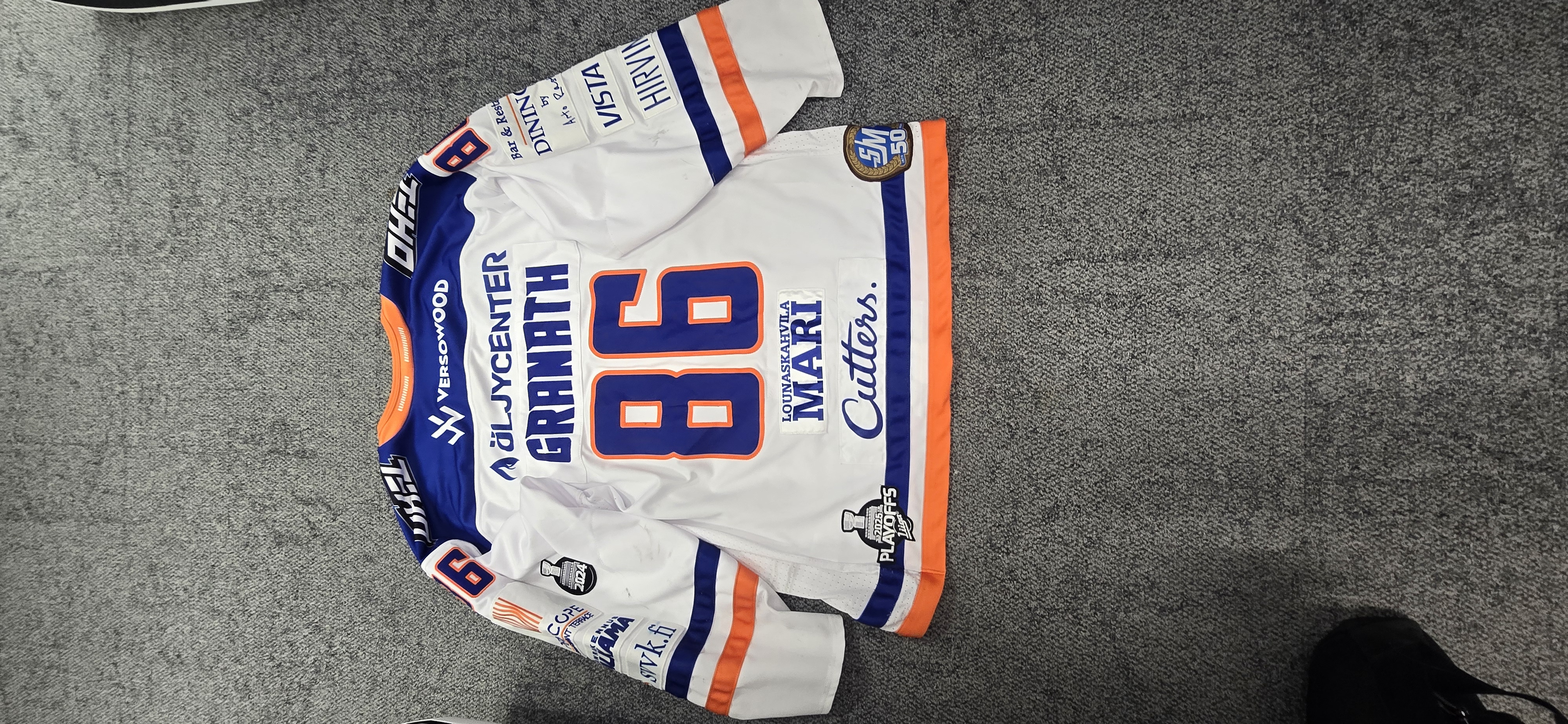 Philip Granath pelipaita takaa